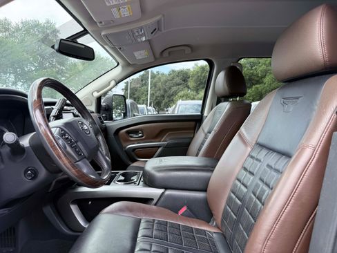 Used 2017 Nissan Titan Platinum Reserve AWD/4WD image 11