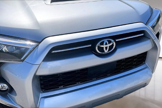 Used 2024 Toyota 4Runner TRD Off-Road AWD/4WD image 27