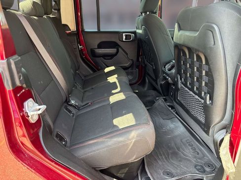 Used 2022 Jeep Gladiator Rubicon w/ LED Lighting Group AWD/4WD image 16