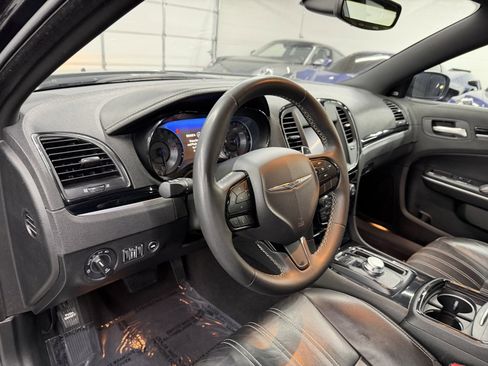 Used 2023 Chrysler 300 S image 17