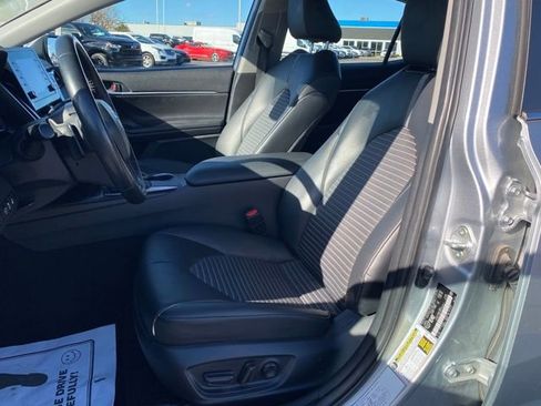 Used 2023 Toyota Camry SE FWD image 12
