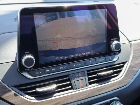 Used 2025 Nissan Altima 2.5 SV image 4