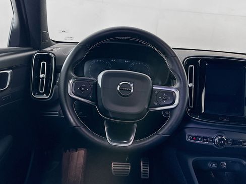 Used 2021 Volvo XC40 T5 R-Design w/ Protection Package Premier image 18