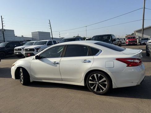 Used 2016 Nissan Altima 2.5 SR FWD image 8