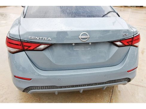 Used 2024 Nissan Sentra SV w/ SV Premium Package FWD image 5
