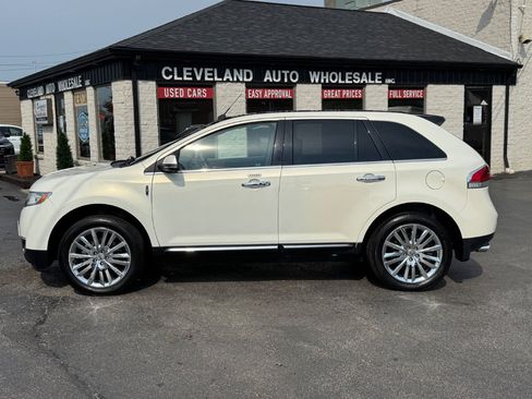 Used 2012 Lincoln MKX AWD image 2