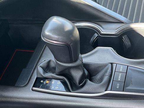 Used 2024 Toyota Camry SE image 15