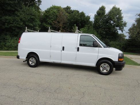 Used 2018 GMC Savana 2500 Extended w/ Driver Convenience Package RWD image 5