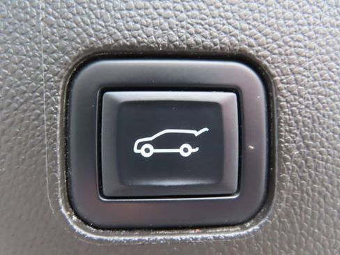 Used 2022 Buick Enclave Essence w/ Experience Buick Package AWD/4WD image 49