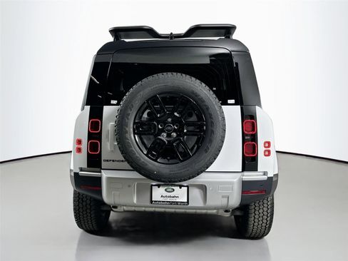 Certified 2025 Land Rover Defender 90 S AWD/4WD image 5