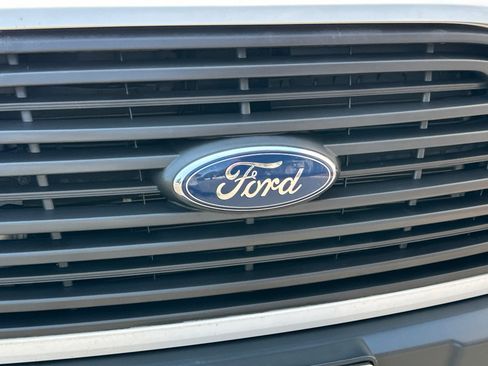 Used 2016 Ford Transit 150 130 Low Roof RWD image 38