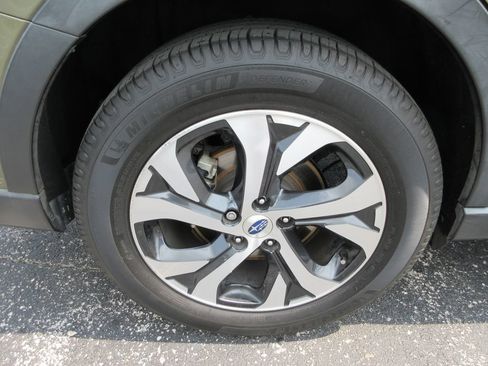 Used 2020 Subaru Outback Limited AWD/4WD image 9