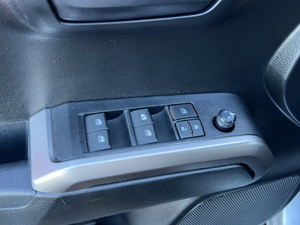 Certified 2021 Toyota Tacoma SR5 RWD image 10