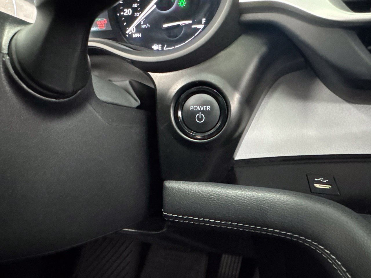 Certified 2026 Toyota Sienna XLE FWD image 25