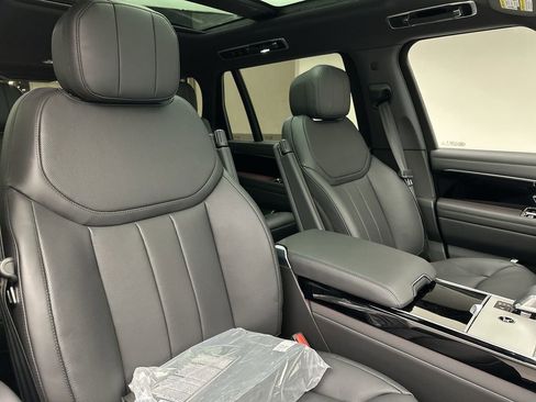 Certified 2024 Land Rover Range Rover Long Wheelbase SE AWD/4WD image 11