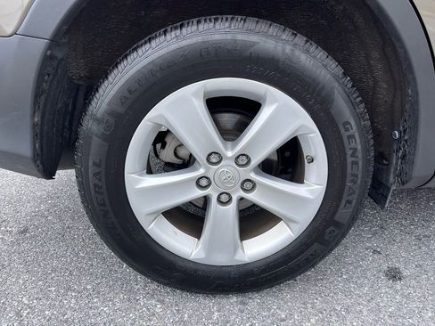 Used 2014 Toyota RAV4 XLE AWD/4WD image 23