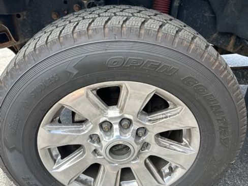 Used 2018 Ford F250 XLT w/ XLT Premium Package AWD/4WD image 24
