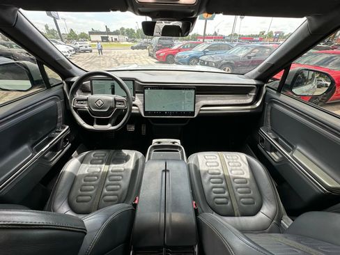 Used 2022 Rivian R1T Launch Edition image 11