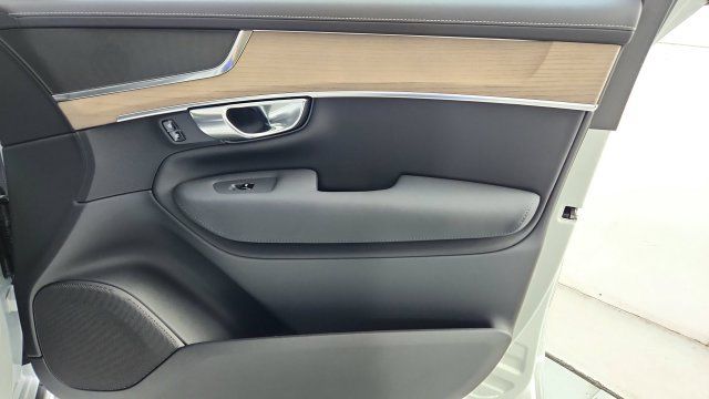 New 2026 Volvo XC90 T8 Core w/ Protection Package Premier AWD/4WD image 38