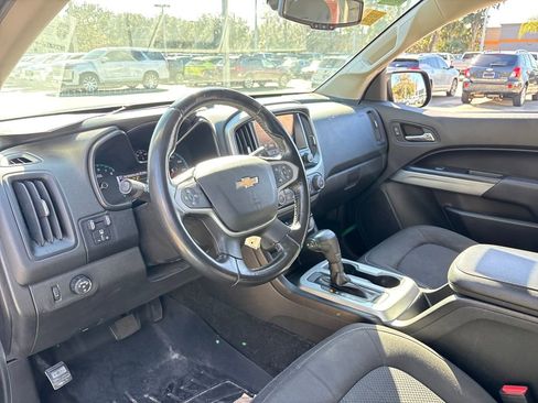 Used 2017 Chevrolet Colorado LT w/ LT Convenience Package image 6