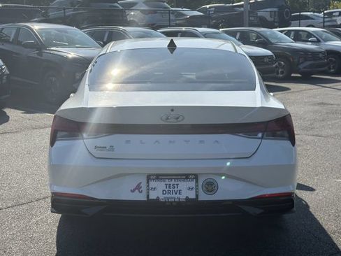 Used 2022 Hyundai Elantra SEL w/ Convenience + Premium Package FWD image 7