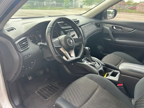 Used 2018 Nissan Rogue S image 6