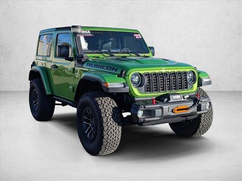 Used 2025 Jeep Wrangler Rubicon image 3