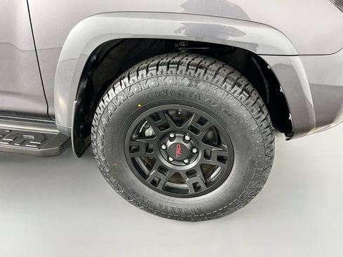 Used 2021 Toyota 4Runner Venture AWD/4WD image 36