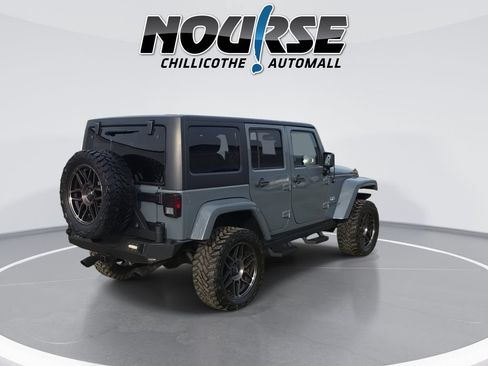 Used 2015 Jeep Wrangler Unlimited Sahara w/ Connectivity Group AWD/4WD image 8
