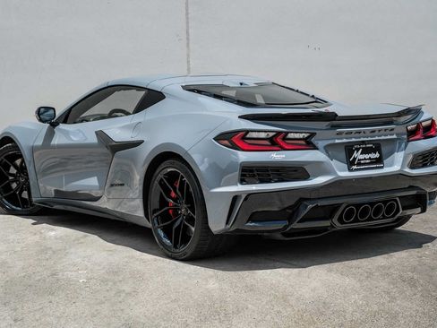 Used 2025 Chevrolet Corvette Z06 RWD image 10
