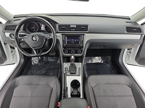 Used 2019 Volkswagen Passat 2.0T Wolfsburg w/ Wheels & Sunroof Package image 11