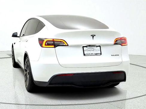 Used 2023 Tesla Model Y Performance AWD/4WD image 6