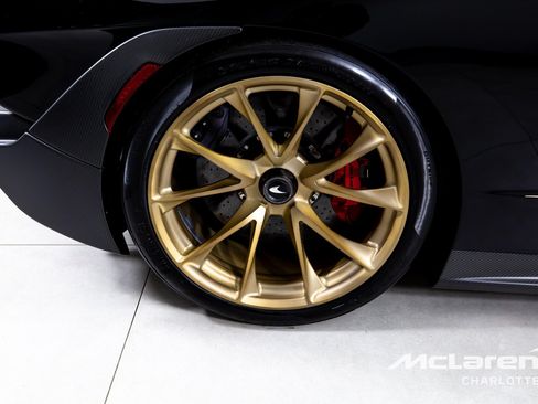 Used 2019 McLaren Senna RWD image 29