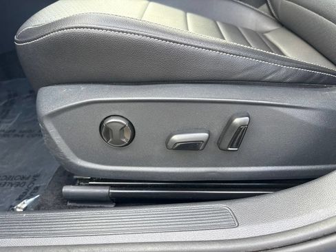 Used 2024 Volkswagen Jetta SE FWD image 16