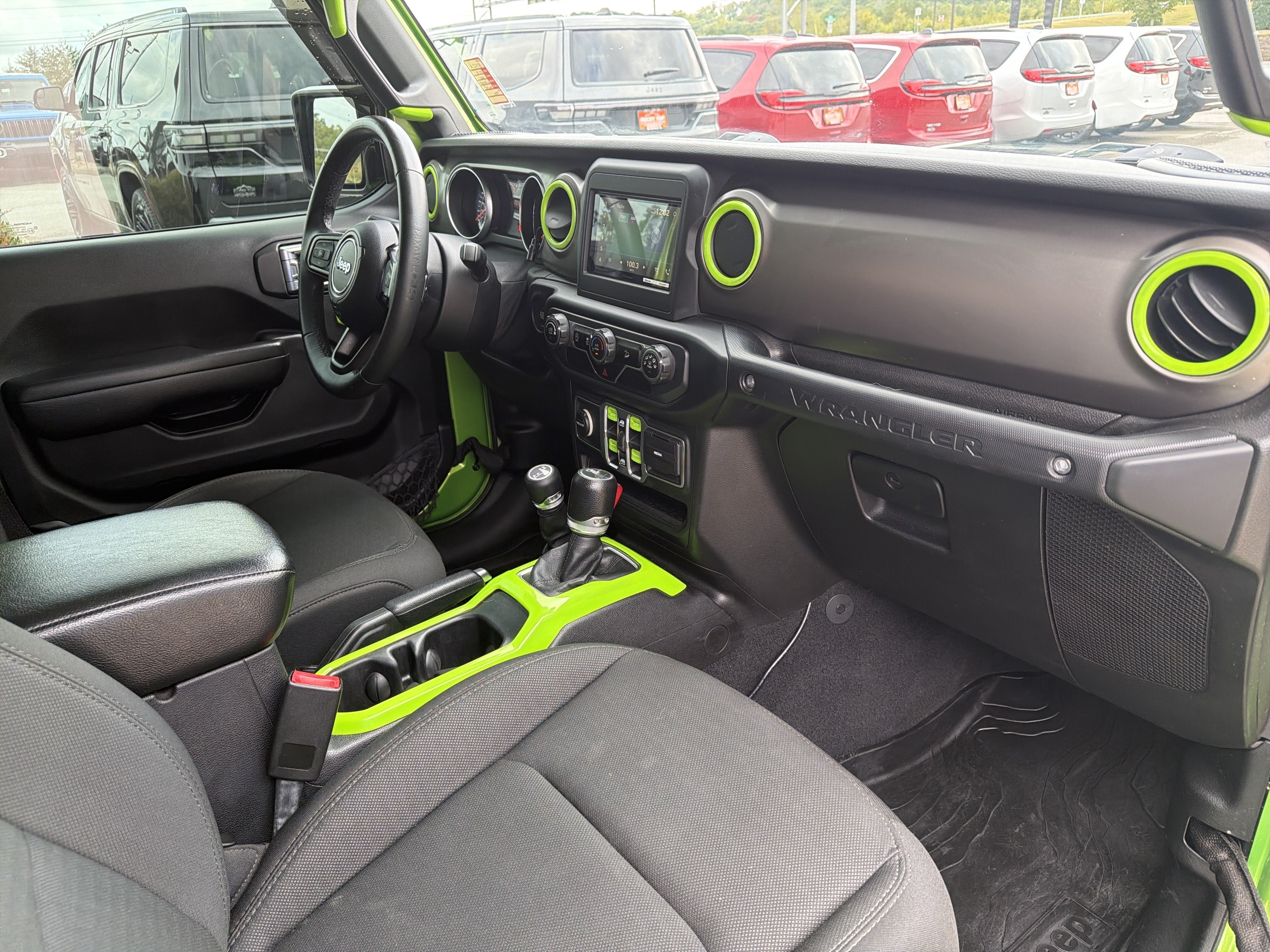 Used 2018 Jeep Wrangler Unlimited Sport S AWD/4WD image 29