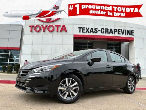 Used 2025 Nissan Versa SV FWD image 1