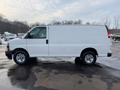 Used 2019 GMC Savana 2500 image 2