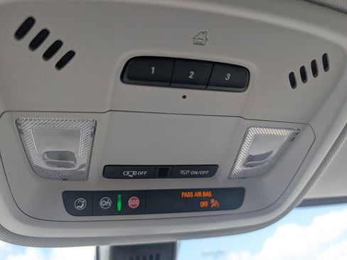 Used 2021 Chevrolet Traverse LT w/ LPO, Floor Liner Package image 12