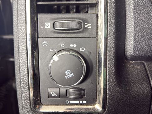 Used 2017 RAM 1500 Sport image 13