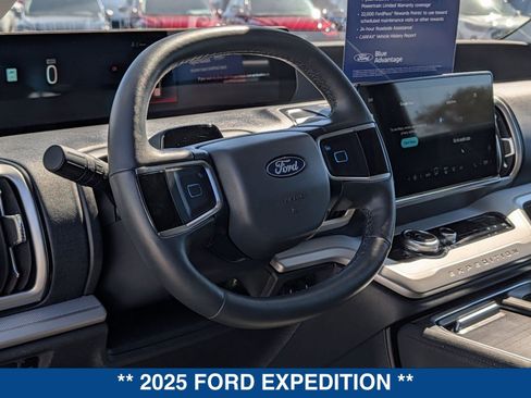 Used 2025 Ford Expedition Active image 24