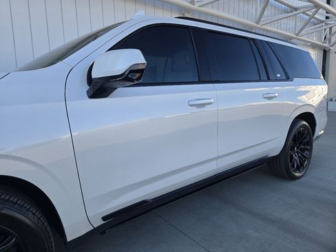 Used 2023 Cadillac Escalade ESV Sport Platinum w/ LPO, ONYX Package image 12