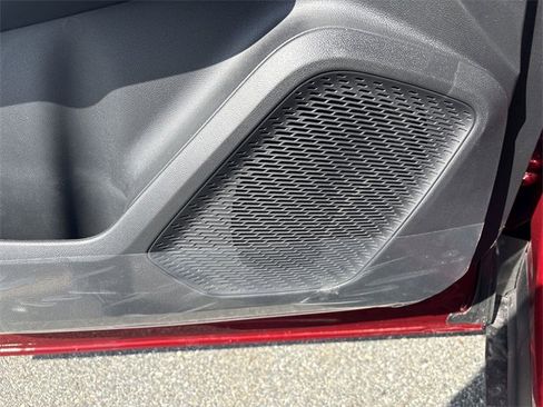 New 2025 Chevrolet Equinox EV LT image 25