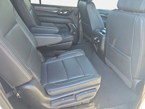 Used 2024 GMC Yukon XL Denali AWD/4WD image 11
