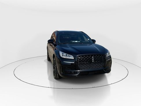 Used 2023 Lincoln Corsair Reserve w/ Equipment Group 202A FWD image 3