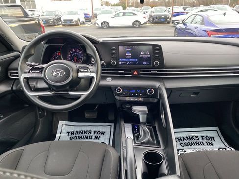 Certified 2023 Hyundai Elantra SEL image 10