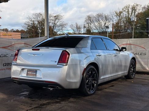 Used 2020 Chrysler 300 S image 9
