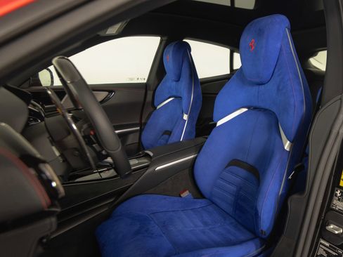 Certified 2025 Ferrari Purosangue AWD/4WD image 38