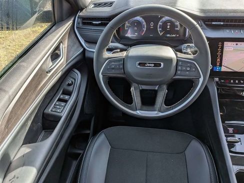 New 2026 Jeep Grand Cherokee Altitude AWD/4WD image 15