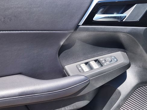 Used 2025 Mitsubishi Outlander SE image 20