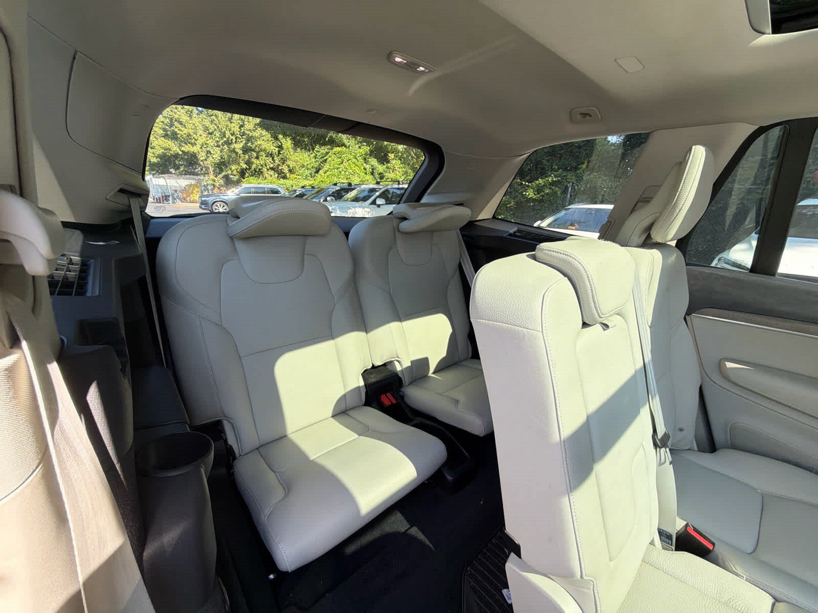 Used 2024 Volvo XC90 B5 Plus w/ Protection Package AWD/4WD image 21